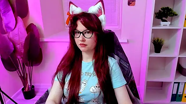 CarolGiggly online show from April 12, 2:14 am