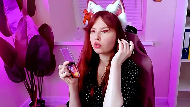 CarolGiggly online show from November 12, 12:52 am