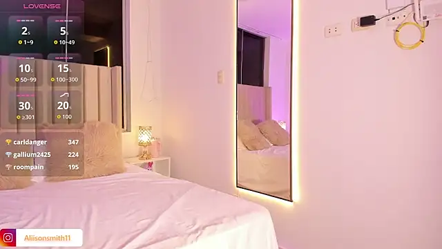 Aliison Smith online show from October 1, 5:12 am