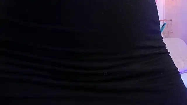 naomiii   online show from January 7, 11:35 am