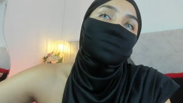 naomiii   online show from March 17, 11:47 am