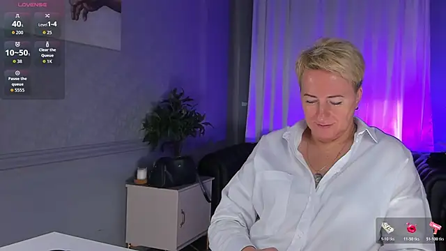 Nika Smit online show from October 18, 9:45 am