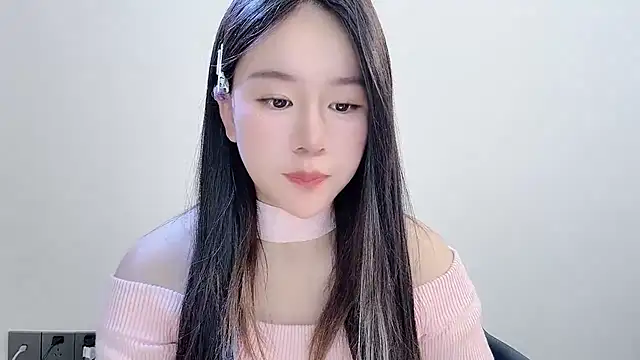 chloe-01 online show from December 5, 4:01 am