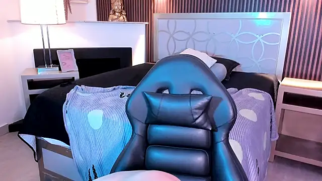 NattashaHotson online show from November 7, 4:18 am