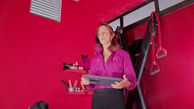 Ambar Roux  online show from September 18, 2:15 pm