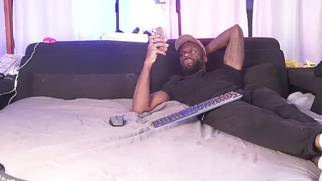 MacTroy online show from October 5, 4:23 pm