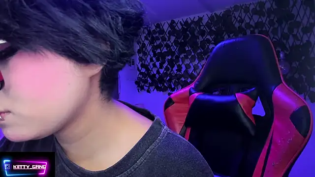 Kitty Gang online show from February 28, 2:22 am