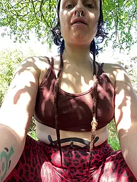 metamorphosiskin online show from April 8, 9:44 am