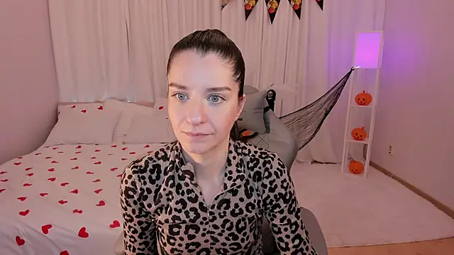 helentasty online show from October 30, 3:42 am