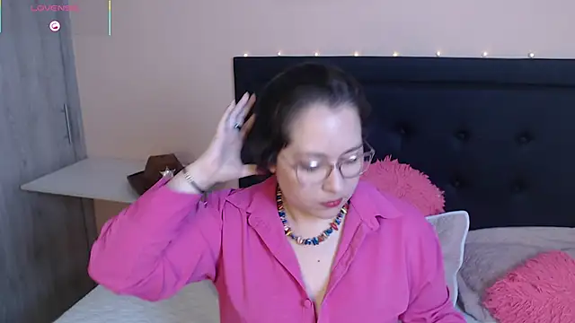 May Carlier online show from October 8, 2:16 am