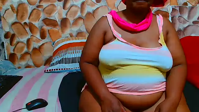 AfricanBigAssxx98 online show from December 22, 4:21 pm