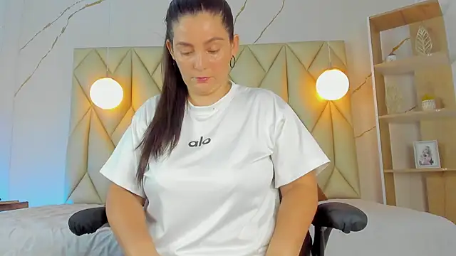 angelswets online show from November 11, 2:47 pm