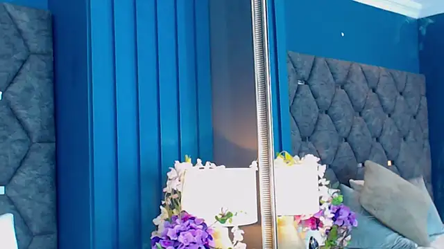 VanessaGlenn online show from October 15, 8:22 pm