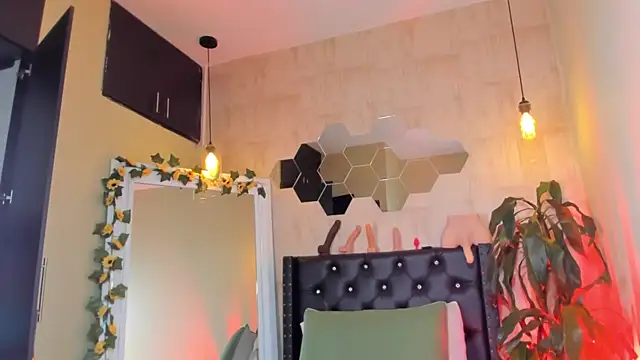 Fransheska-mon online show from April 5, 1:43 pm