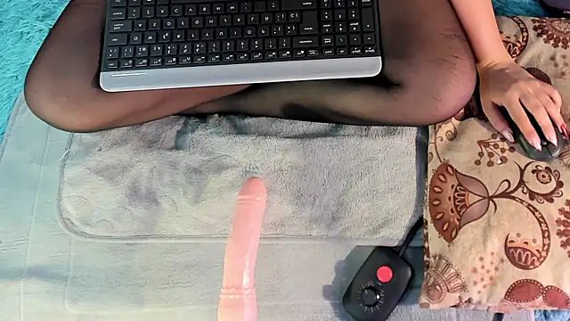 Eilin clio online show from September 24, 8:08 pm