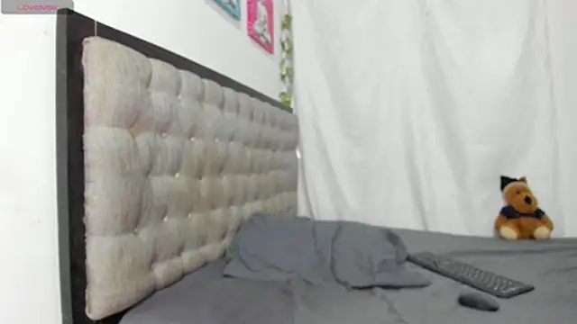 emi henao online show from February 20, 12:39 pm