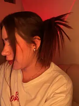 Im Valen Cute online show from December 3, 4:15 am