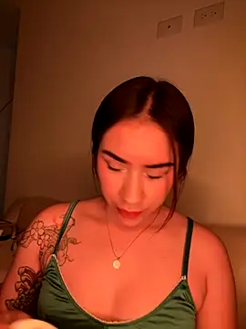 Im Valen Cute online show from October 4, 2:28 am