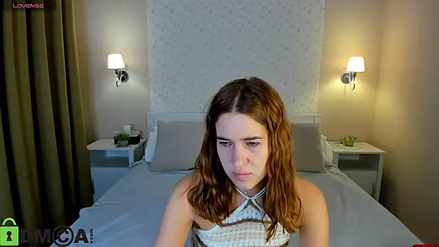 Jennifer Wadee online show from April 15, 11:05 pm