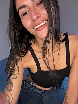 emilie xx  online show from March 27, 9:48 pm