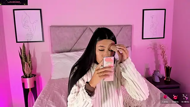 Emilyh  online show from December 2, 10:28 am