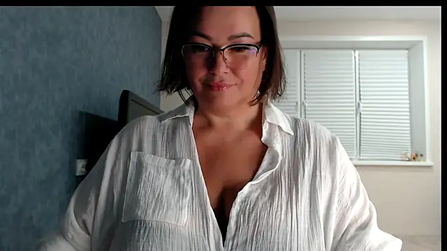 Nora Star online show from March 10, 6:12 pm