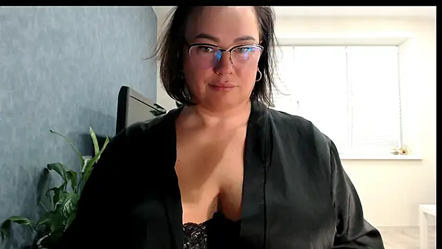 Nora Star online show from February 20, 6:20 pm