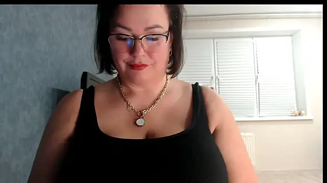 Nora Star online show from April 10, 7:09 pm