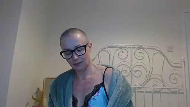 ELEGANT-ARIA36 online show from March 1, 5:45 pm