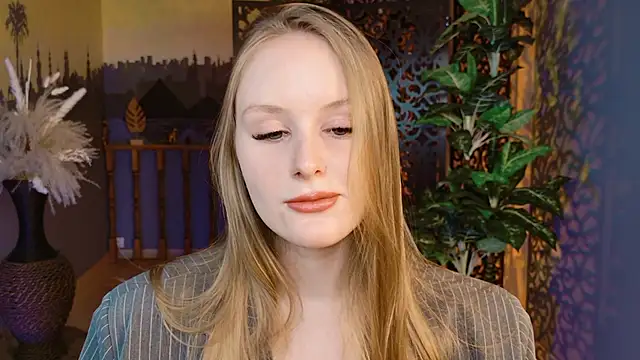 VivienLeeigh online show from November 28, 1:58 pm