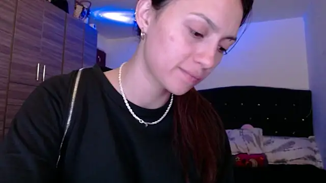 holy juli online show from June 7, 3:46 am