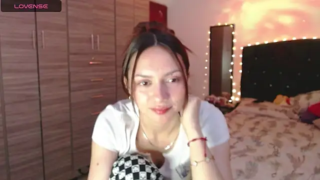 holy juli online show from September 13, 4:09 am