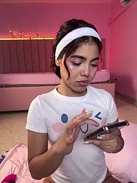 KellyOlsenbe online show from March 16, 8:57 pm