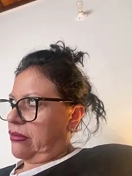 Sharongirl07 online show from May 29, 1:20 pm