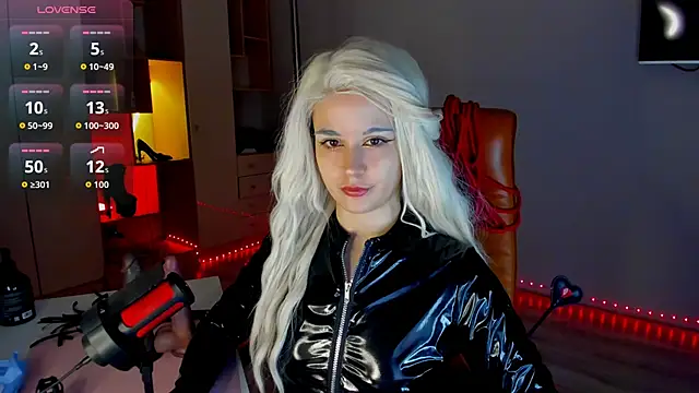 mollyposhh online show from March 20, 6:57 pm