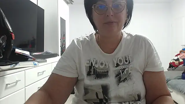 Amandamuller1982 online show from October 27, 8:25 pm