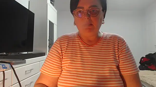 Amandamuller1982 online show from March 30, 8:41 pm