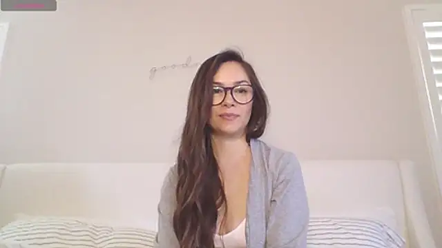 mixedasiangirl online show from April 3, 7:56 pm