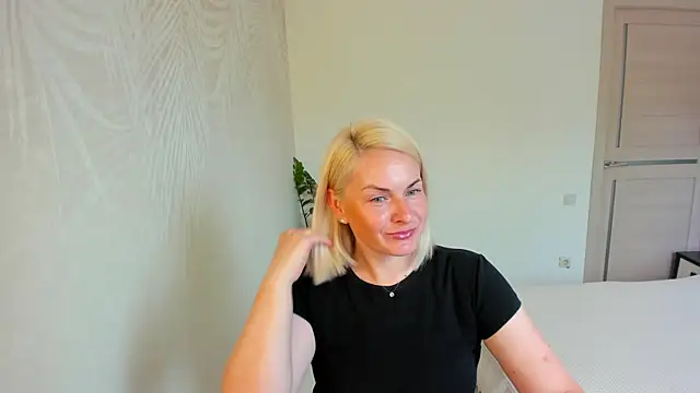 Alicee Gracee online show from June 5, 8:53 am