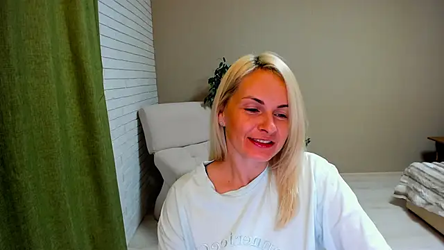 Alicee Gracee online show from September 22, 8:07 pm