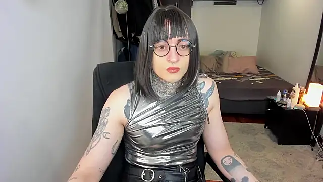 ShiiraVelkor online show from January 14, 9:58 am