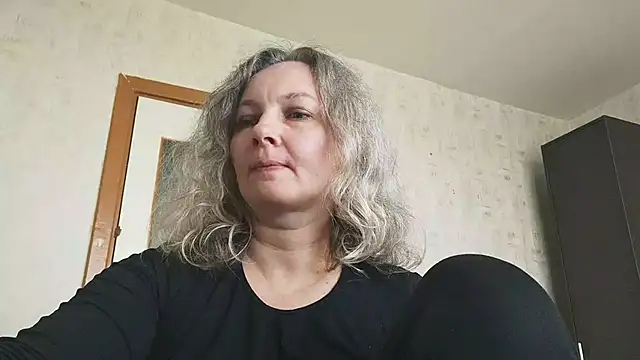EdithManning online show from May 7, 6:28 am