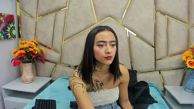 Miaa Thopmson online show from September 10, 9:26 pm