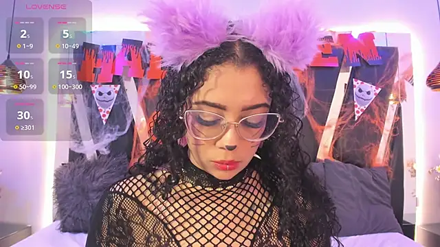 antonelllepiercee online show from October 23, 11:38 am