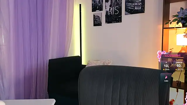 emilyrouxe online show from September 11, 4:18 pm