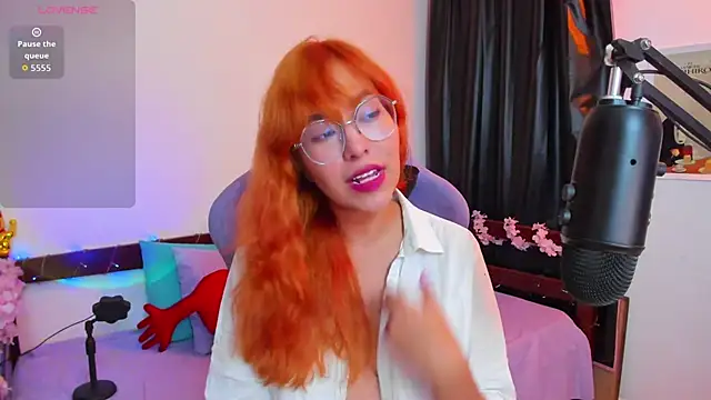  Moon Johnson online show from February 10, 2:36 am