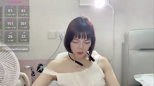 Linda-LL online show from October 18, 1:36 pm