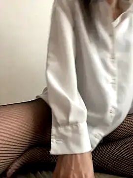 AiRiii online show from October 3, 4:17 am