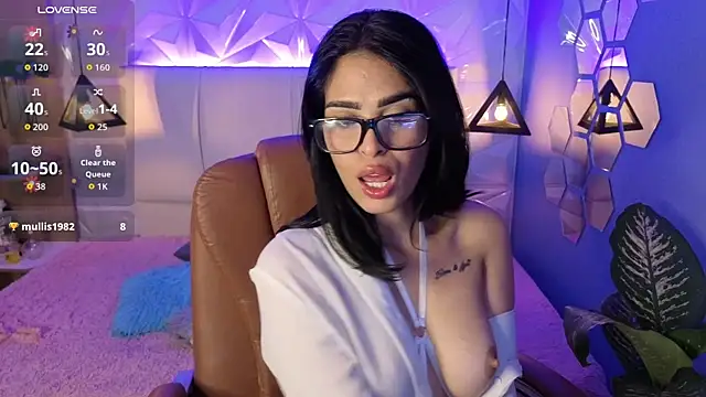 AlessiaVal  online show from November 6, 2:23 pm