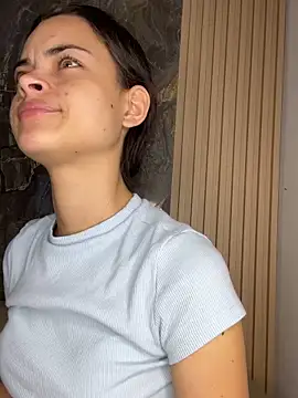 HannaRhodes online show from October 1, 1:16 pm